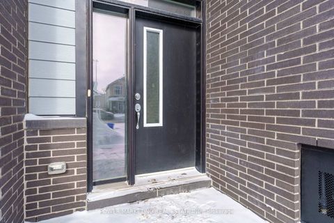 Photo 2 at 431 Cope Drive, Emerald Meadows/Trailwest, Kanata