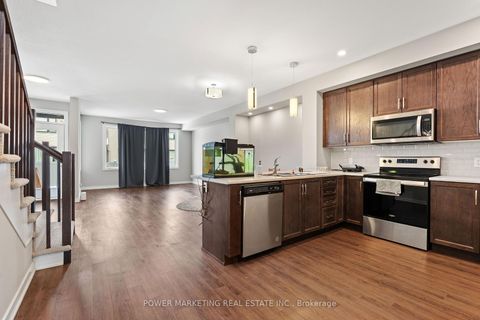 Photo 4 at 431 Cope Drive, Emerald Meadows/Trailwest, Kanata