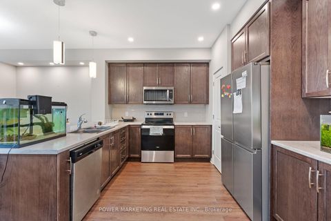 Photo 5 at 431 Cope Drive, Emerald Meadows/Trailwest, Kanata