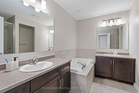 Photo 16 at 431 Cope Drive, Emerald Meadows/Trailwest, Kanata