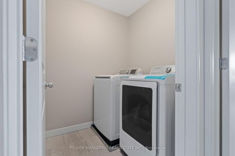 Photo 21 at 431 Cope Drive, Emerald Meadows/Trailwest, Kanata