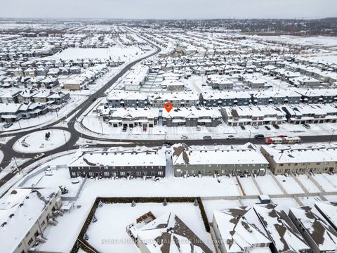 Photo 24 at 431 Cope Drive, Emerald Meadows/Trailwest, Kanata