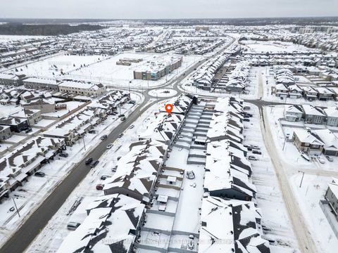 Photo 28 at 431 Cope Drive, Emerald Meadows/Trailwest, Kanata