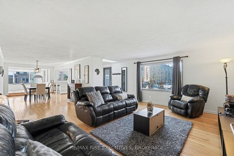 Photo 5 at 41 Wilson Street E, Perth