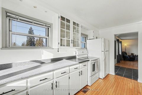 Photo 12 at 41 Wilson Street E, Perth