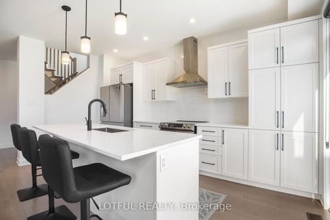 Photo 11 at 522 Ascender Avenue, Mer Bleue/Bradley Estates/Anderson Park, Orleans