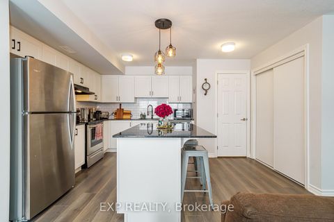 Photo 11 at 852 Atlas Terrace, Emerald Meadows/Trailwest, Kanata