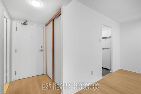 Photo 8 at 204 - 475 Laurier Avenue W, Ottawa Centre