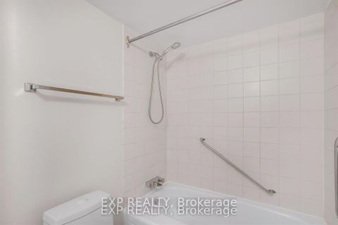 Photo 10 at 204 - 475 Laurier Avenue W, Ottawa Centre