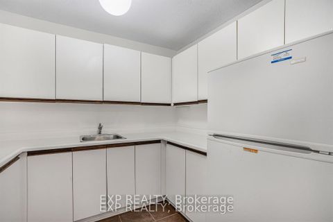 Photo 21 at 204 - 475 Laurier Avenue W, Ottawa Centre