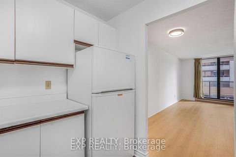 Photo 22 at 204 - 475 Laurier Avenue W, Ottawa Centre