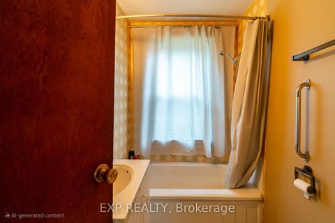 Photo 10 at 105 Rideau Street, Merrickville