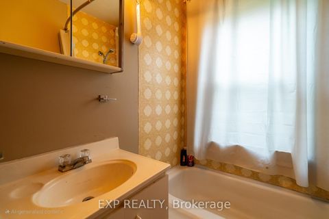 Photo 11 at 105 Rideau Street, Merrickville