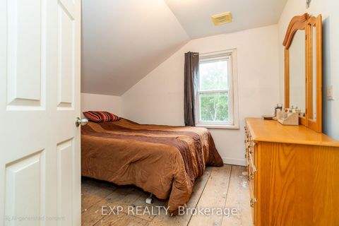 Photo 15 at 105 Rideau Street, Merrickville