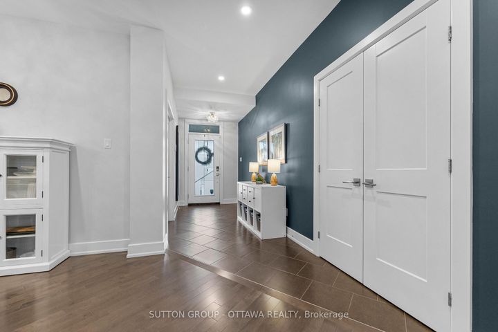 Photo 4 at 571 Egret Way, Nepean (Half Moon Bay), Ottawa