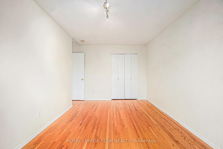 Photo 11 at 440 Kintyre Private, Nepean (Carleton Square), Ottawa