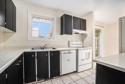 Photo 7 at 440 Kintyre Private, Nepean (Carleton Square), Ottawa