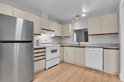 Photo 8 at 1983 Greenvale Lane, Chateauneuf, Orleans