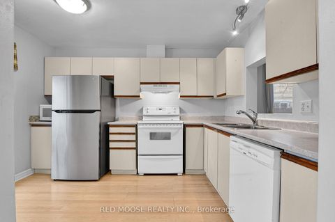 Photo 9 at 1983 Greenvale Lane, Chateauneuf, Orleans