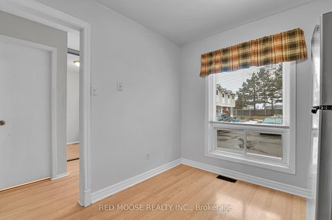 Photo 11 at 1983 Greenvale Lane, Chateauneuf, Orleans