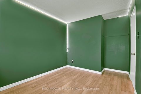 Photo 32 at 1983 Greenvale Lane, Chateauneuf, Orleans