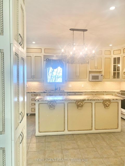 Photo 7 at 164 Baillie Avenue, Constance Bay