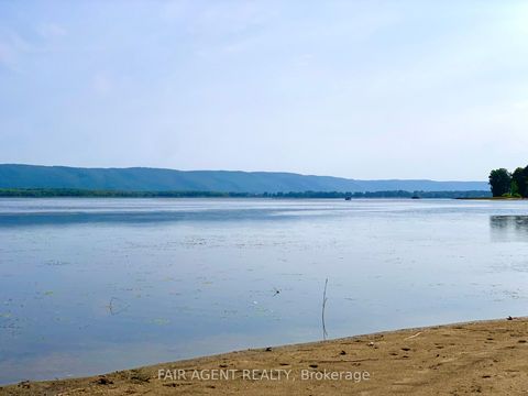 Photo 37 at 164 Baillie Avenue, Constance Bay