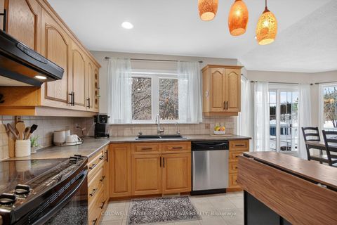 Photo 10 at 2960 Ernside Crescent, Cumberland Estates, Orleans