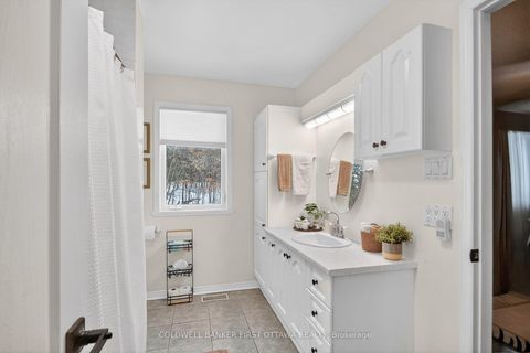 Photo 17 at 2960 Ernside Crescent, Cumberland Estates, Orleans