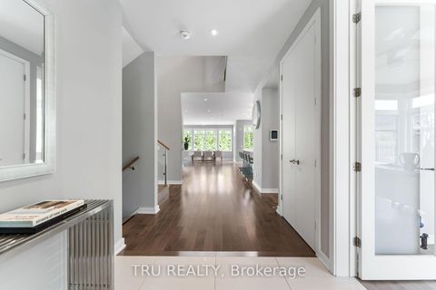 Photo 4 at 250 Sunnyridge Crescent, Emerald Meadows/Trailwest, Kanata