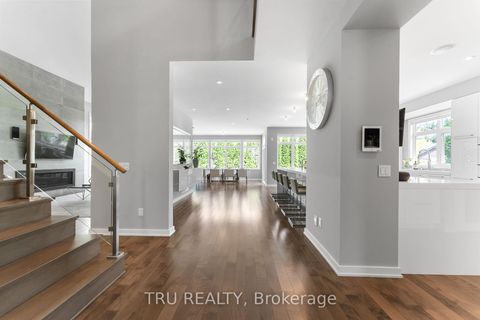 Photo 5 at 250 Sunnyridge Crescent, Emerald Meadows/Trailwest, Kanata