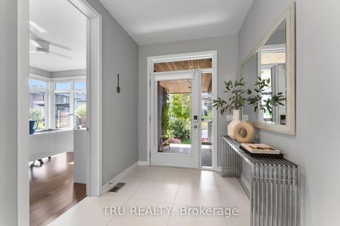 Photo 6 at 250 Sunnyridge Crescent, Emerald Meadows/Trailwest, Kanata