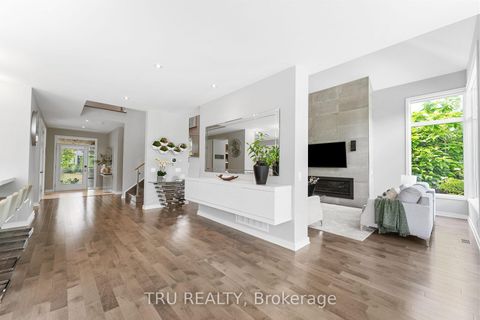 Photo 8 at 250 Sunnyridge Crescent, Emerald Meadows/Trailwest, Kanata