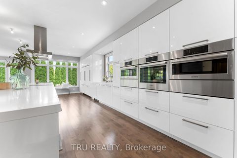 Photo 13 at 250 Sunnyridge Crescent, Emerald Meadows/Trailwest, Kanata