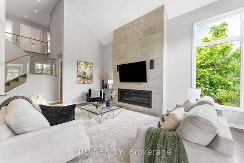 Photo 18 at 250 Sunnyridge Crescent, Emerald Meadows/Trailwest, Kanata