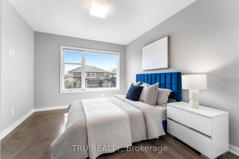 Photo 33 at 250 Sunnyridge Crescent, Emerald Meadows/Trailwest, Kanata