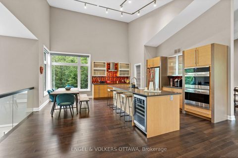 Photo 8 at 108 EDITH MARGARET Place, Huntley Ward (North East), Carp