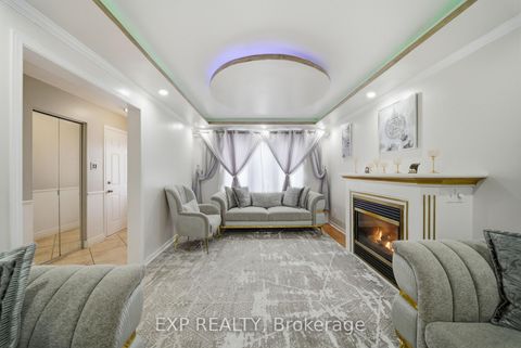 Photo 5 at 180 Equestrian Drive, Bridlewood, Kanata