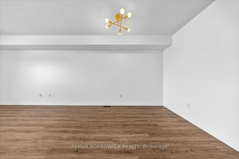 Photo 15 at 364 Crownridge Drive, Emerald Meadows/Trailwest, Kanata