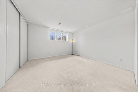 Photo 26 at 364 Crownridge Drive, Emerald Meadows/Trailwest, Kanata
