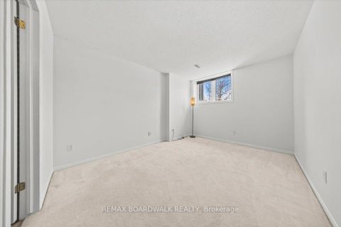 Photo 32 at 364 Crownridge Drive, Emerald Meadows/Trailwest, Kanata