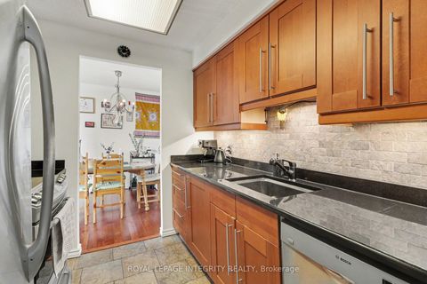 Photo 6 at PH2104 - 470 Laurier Avenue W, Ottawa Centre