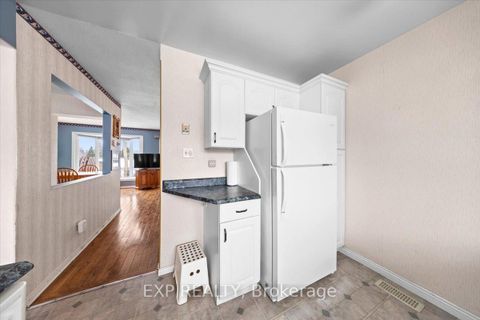 Photo 8 at 915 Lawnsberry Drive, Chatelaine Village, Orleans