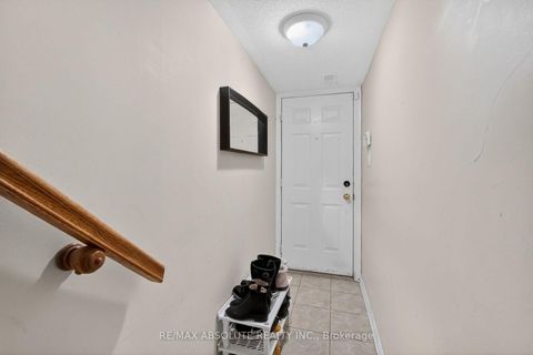 Photo 2 at 117 Tall Pines Private, Nepean (Leslie Park), Ottawa