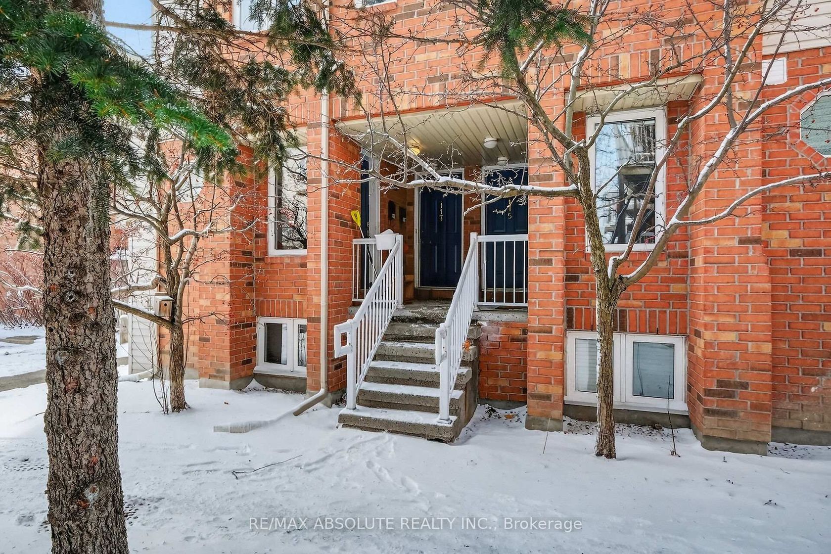 117 Tall Pines Private, Nepean (Leslie Park), Ottawa 