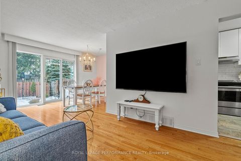 Photo 7 at 1126 Millwood Court, Convent Glen North, Orleans