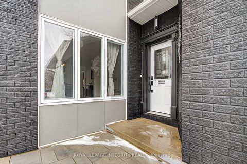 Photo 2 at 2092 Legrand Crescent, Queenswood Heights South, Orleans