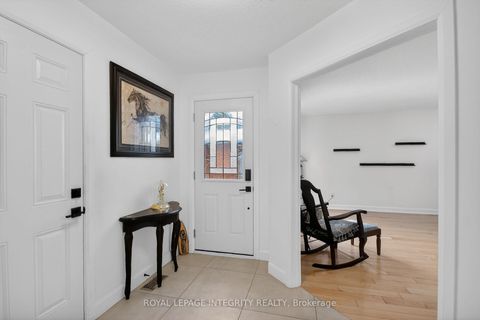 Photo 5 at 2092 Legrand Crescent, Queenswood Heights South, Orleans