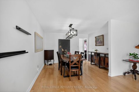 Photo 7 at 2092 Legrand Crescent, Queenswood Heights South, Orleans