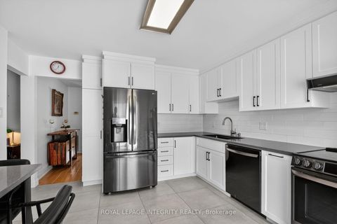 Photo 14 at 2092 Legrand Crescent, Queenswood Heights South, Orleans